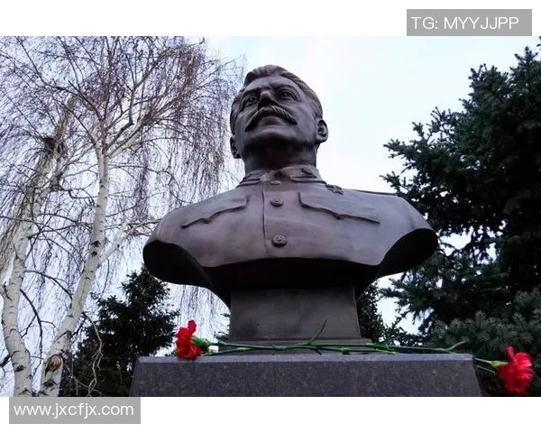 秋明与伏尔加格勒的较量：两座城市的历史与文化碰撞之旅