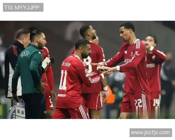 范戴克领衔红军防线重塑传奇之路助力球队争夺英超与欧冠双冠荣耀